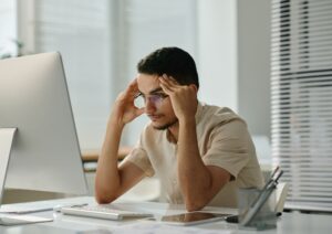 איך להתרכז בעבודה